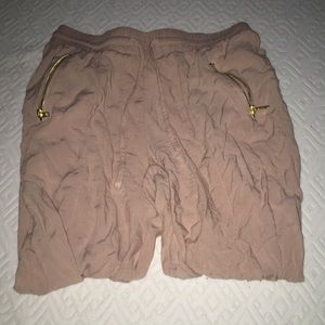 pink cropped light pants